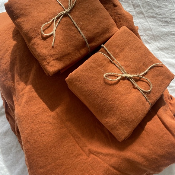 Terracotta Linen Maison Tess Bedding Set - Picture 2 of 2